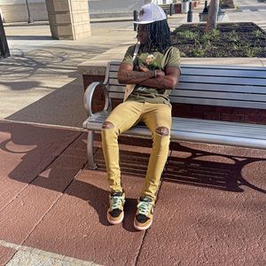 Skinny Kaki Pants for pics